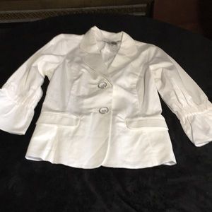 Joan Rivers NWOT woman’s white 3 quarter gathered sleeve 2 button blazer jacket